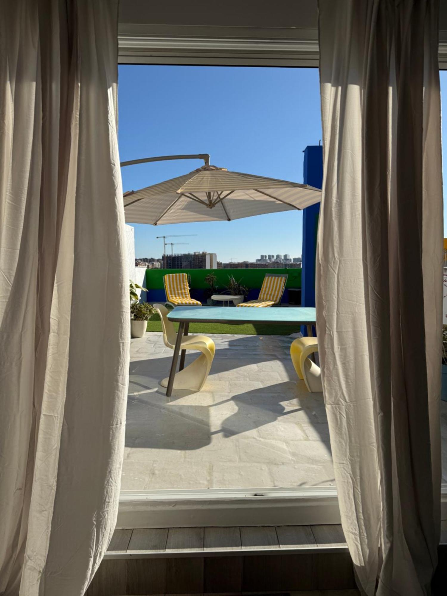 Petite Penthouse With The Sunniest Terrace In Valencia Appartement Buitenkant foto