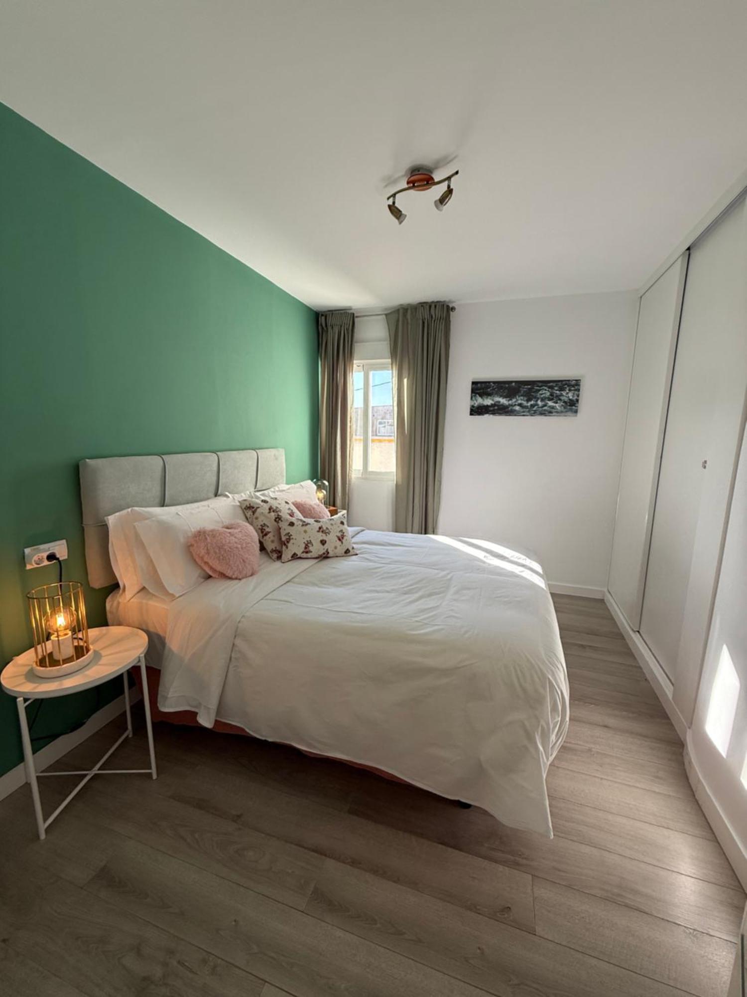 Petite Penthouse With The Sunniest Terrace In Valencia Appartement Buitenkant foto